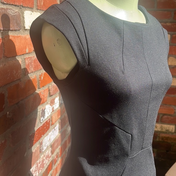Banana Republic Cap Sleeve Black Dress size 6 - Picture 5 of 9